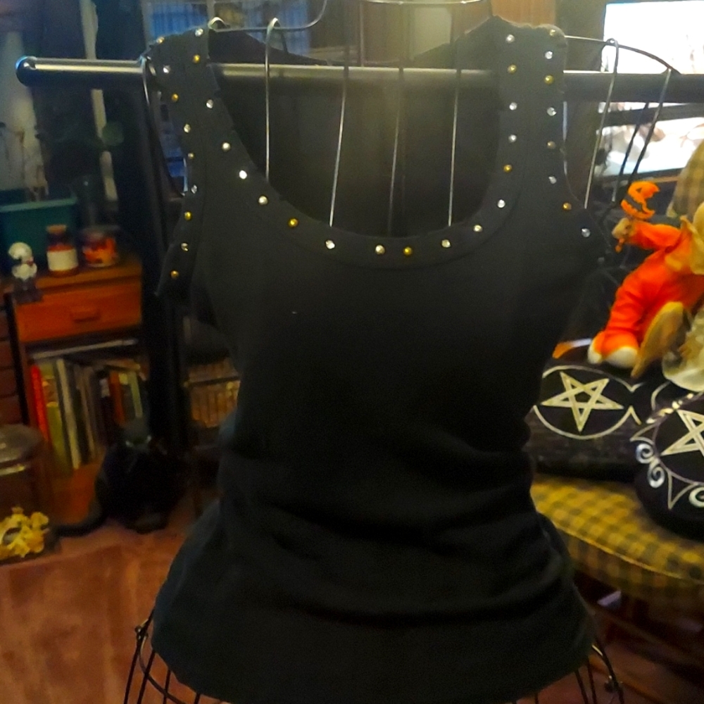 Studded tank